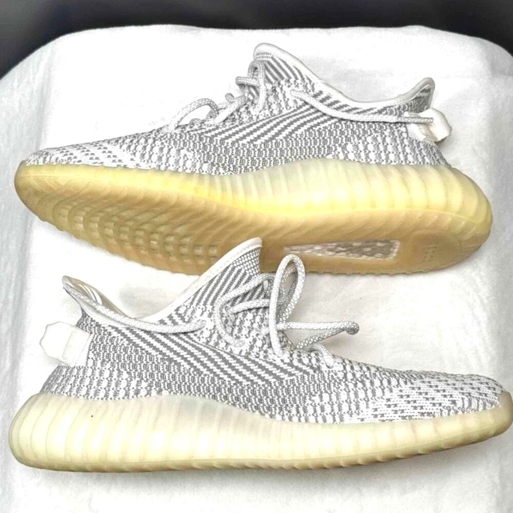 adidas Yeezy Boost 350 V2 “Static Non-Reflective” – EF2905 | 11.5M - Picture 3 of 9